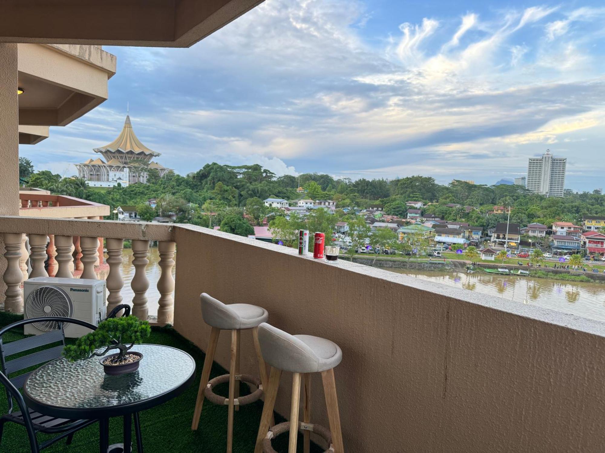 Riverview Home @Waterfront Kch Kuching Dış mekan fotoğraf